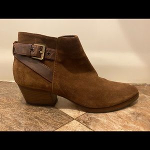 Aquatalia Ankle Boots. Size 8. Never been worn.